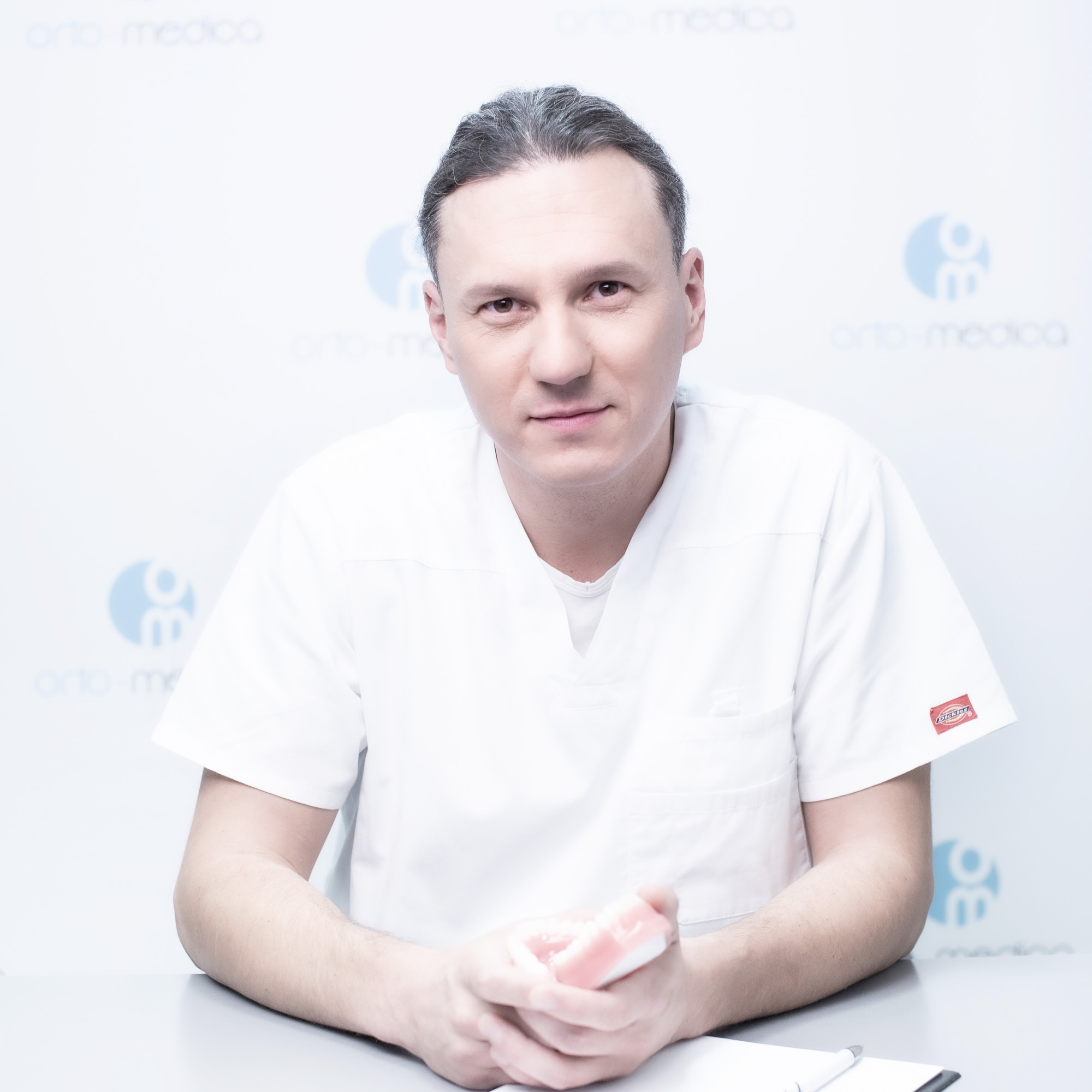 lek. dent. Marcin Nowak - Stomatologia